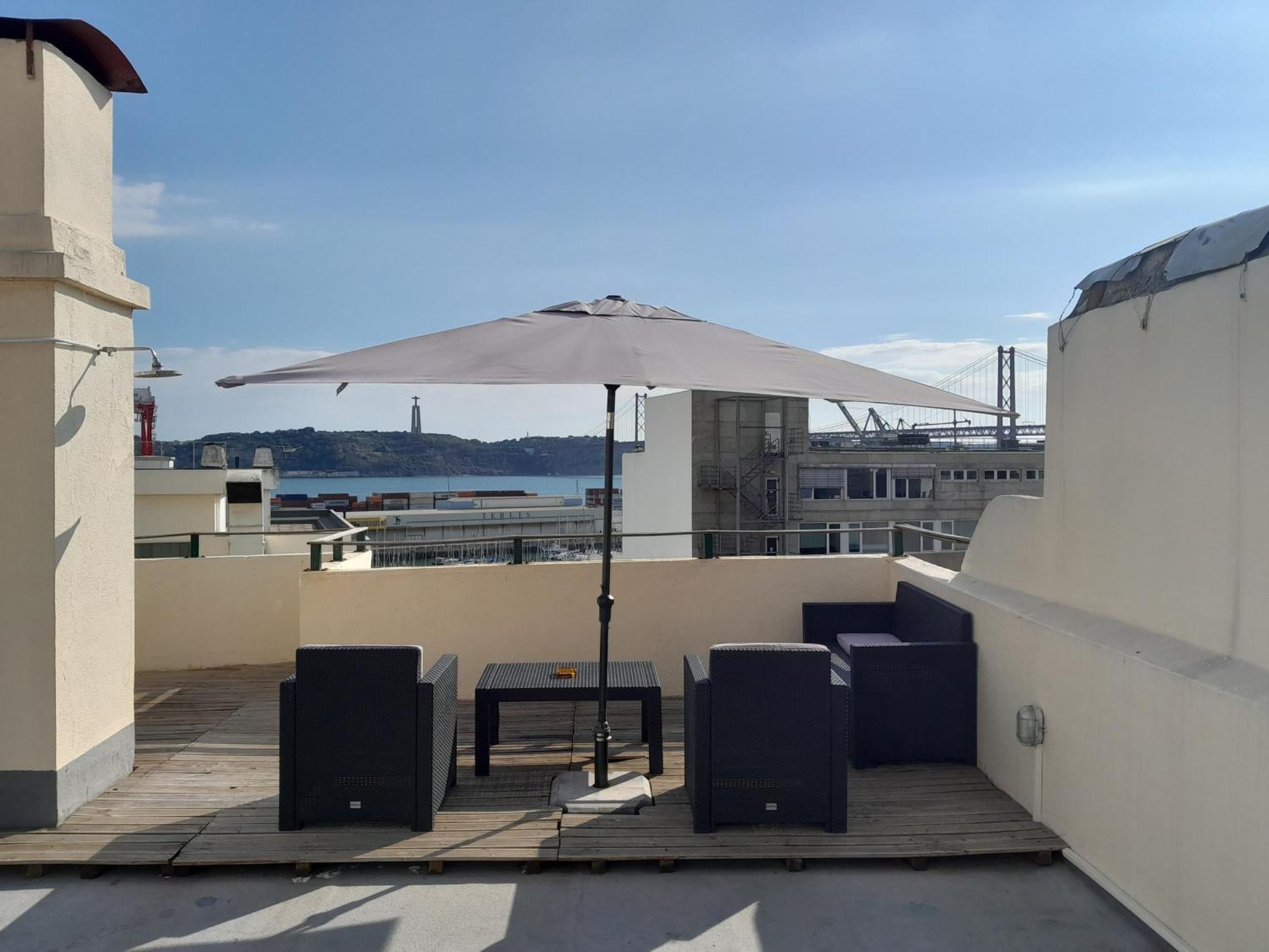Apartamento sobre o Rio Lisboa Exterior foto